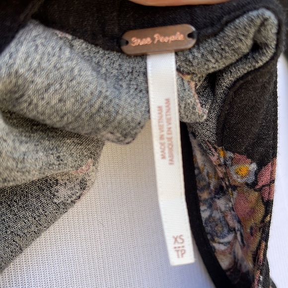 Free People XS Black Floral Tunic Top - Picture 7 of 8